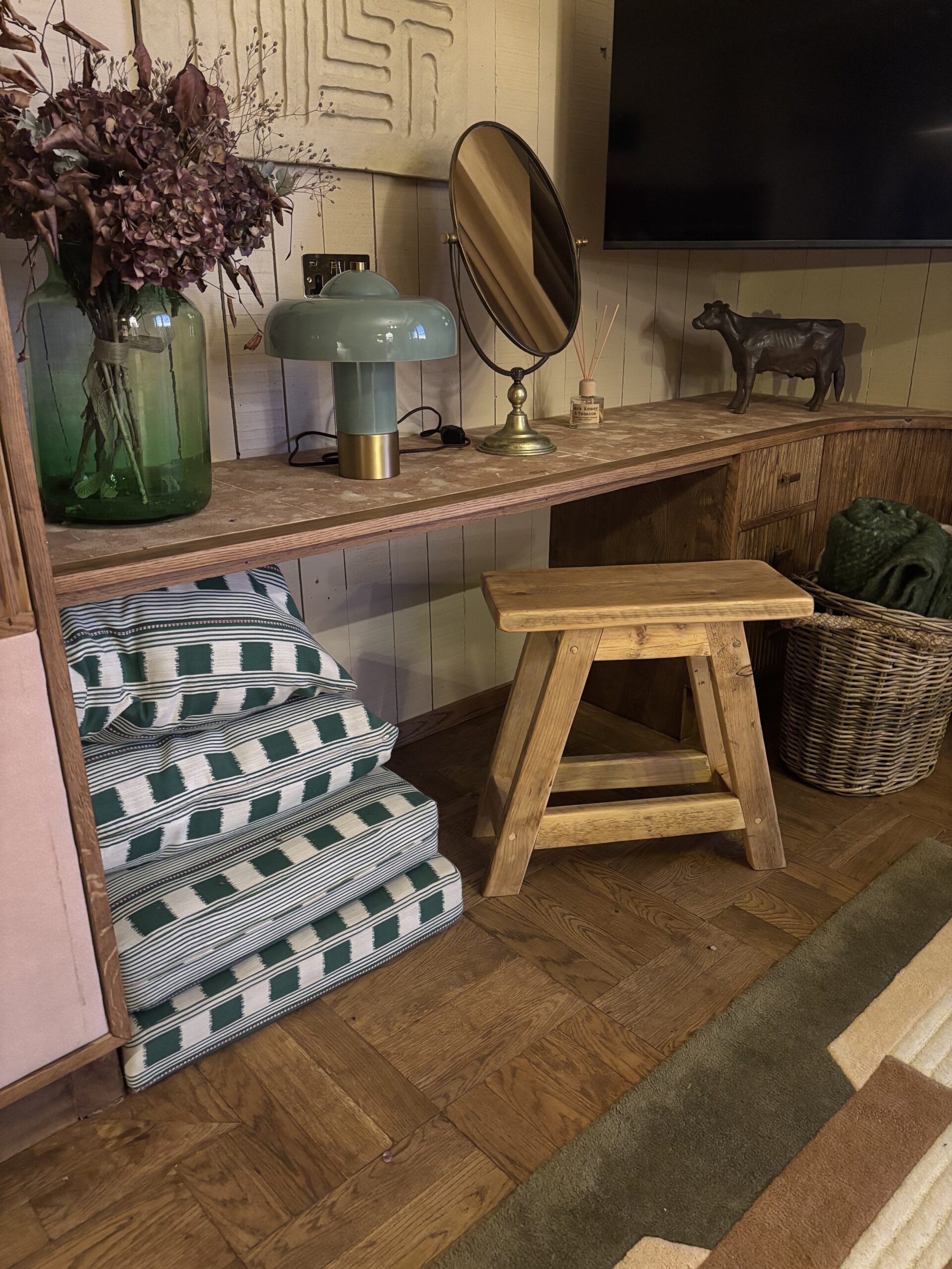 MERRYOAK - Rustic Stool Made From Reclaimed Wood- Milking Stool- Rustic Bench